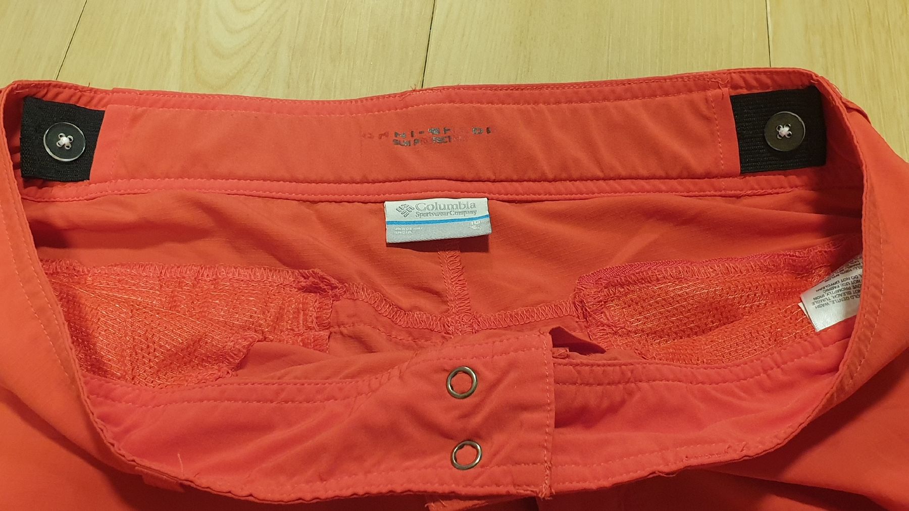Columbia Pantaloni: Columbia WanderShort Damen Gr. M Rot – Usato da Val D Illiez venduto da SnowRoof 1