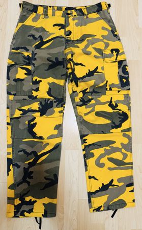 Pantaloni come nuovi Cargo Camouflage Giallo Militare XXL.