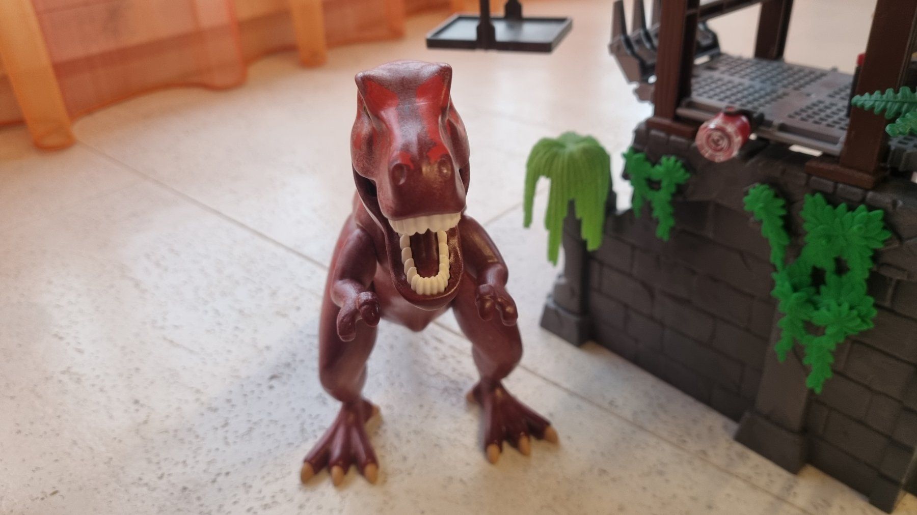 Playmobil Giocattoli: Playmobil Dinos Basecamp mit T-Rex – Usato da Gundetswil venduto da Merlin81 2