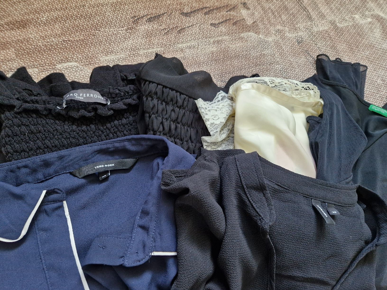 Lotti di vestiti: Kleiderpaket Oberteile XS-S – Usato da Triengen venduto da KittyKat6 1