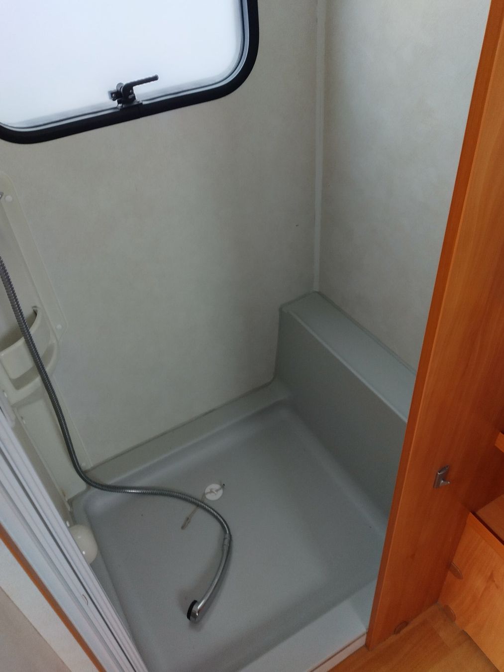 Adria Veicoli da campeggio: Wohnwagen Adria Adora 542 UT – Usato da Niederuzwil venduto da saimaa5357A 5
