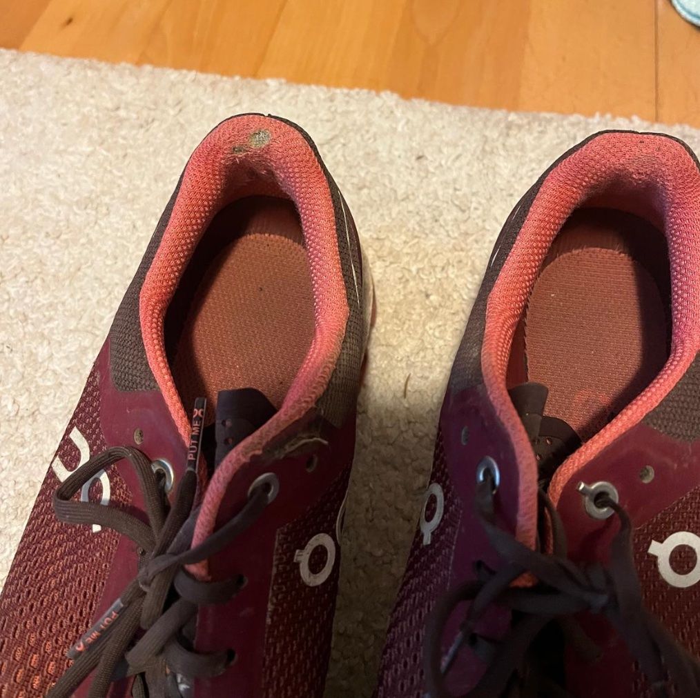 On Scarpe da donna: On Cloud Schuhe – Usato da Zürich venduto da sar_tt2d 2