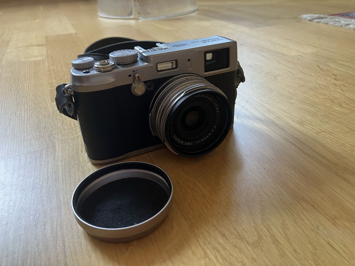 Fujifilm Appareil photo: Fujifilm FinePix X100 – D'occasion à Zürich par Wooha 1