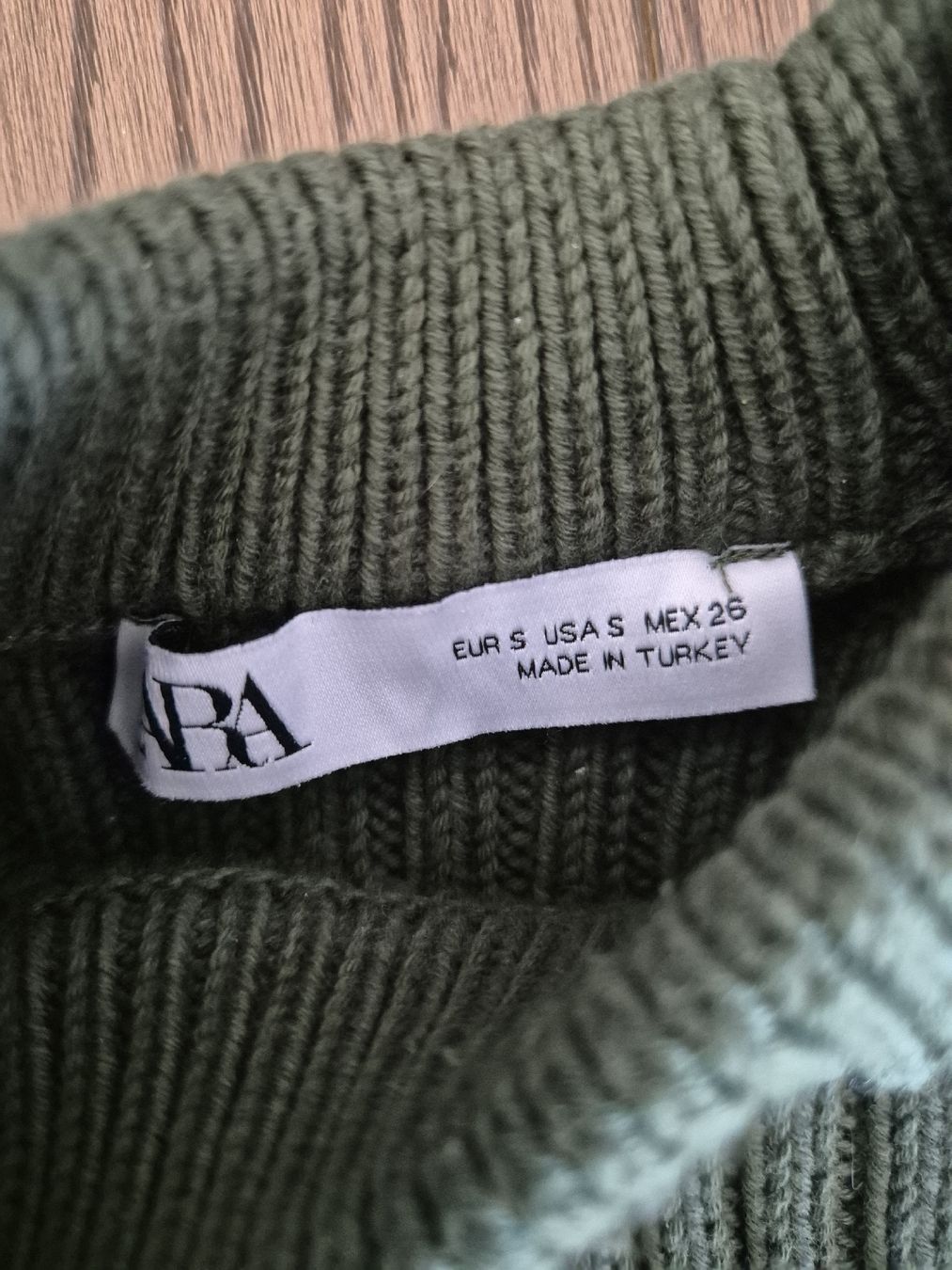 Zara Maglioni & Felpe: Zara Strickpullover, olivgrün, Grösse S – Nuovo (secondo la descrizione) da Unterägeri venduto da Idecurtins 1