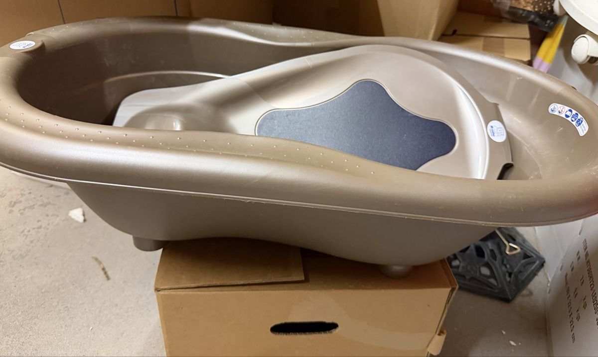 Baignoires: Babywanne mit Einsatz  – D'occasion à Jona par Melissa_Co.Ca