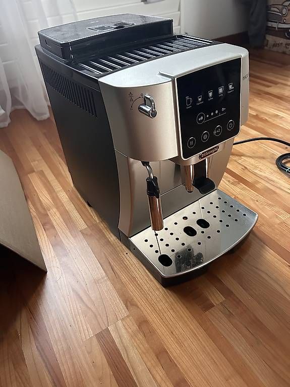 Macchine per caffè & Macchine per espresso: Kaffemaschine DeLonghi neu 400 CHF – Usato da Abtwil SG venduto da mausi2016 2
