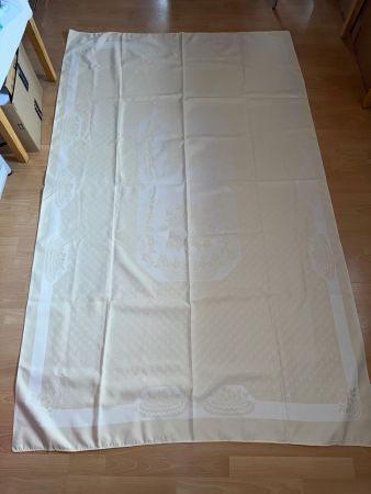 sehr grosse Tischdecke