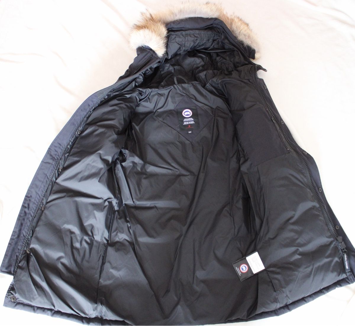 Canada Goose Giacche: Canada Goose bleu foncé – Nuovo (secondo la descrizione) da Essertines-Rolle venduto da Nono_1802 1