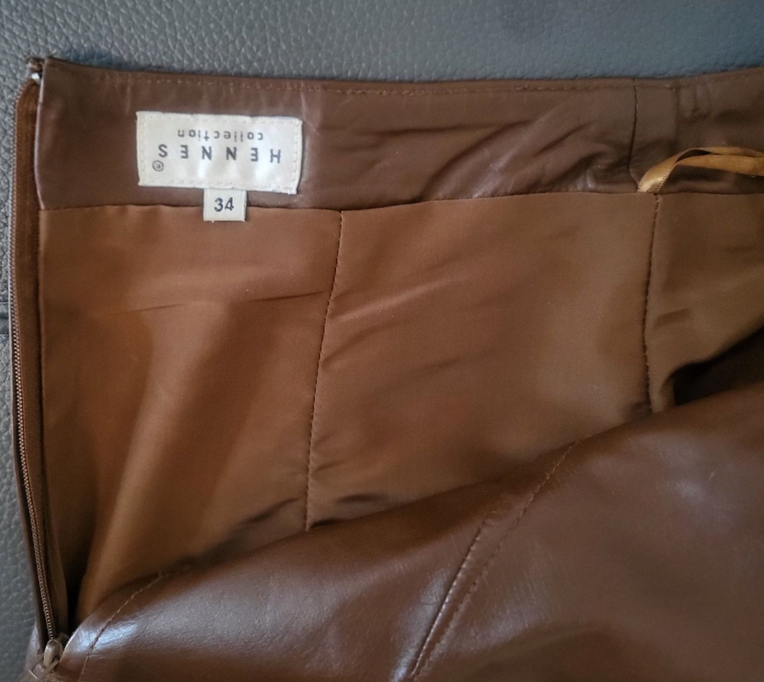 Gonne: Jupe en cuir marron HENNES, taille 34. – Usato da Neuchâtel venduto da wikit 2