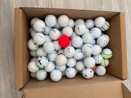 100 Golfbälle gemischt Marken gebraucht guter Zustand