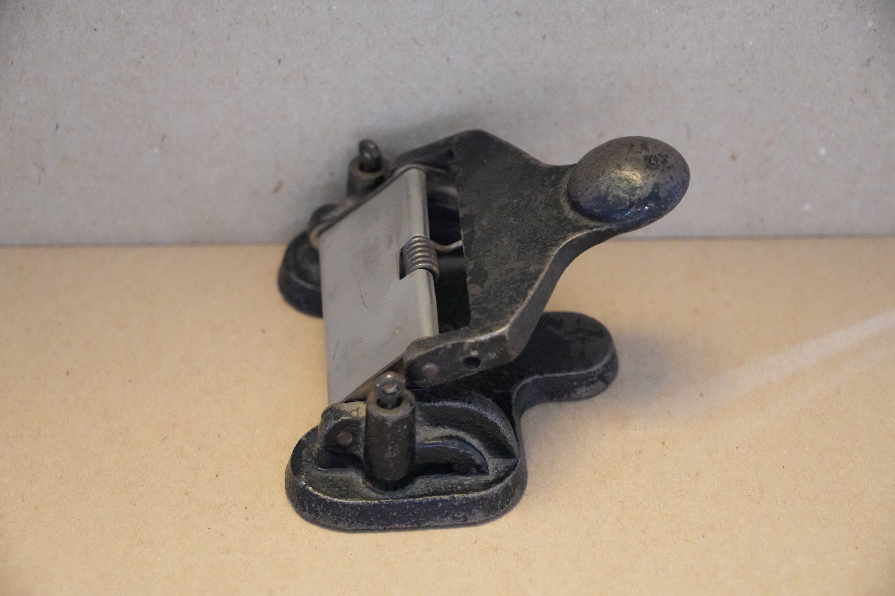 Tous les outils: Alter Metalllocher – D'occasion à Cham par Silvan3011 1