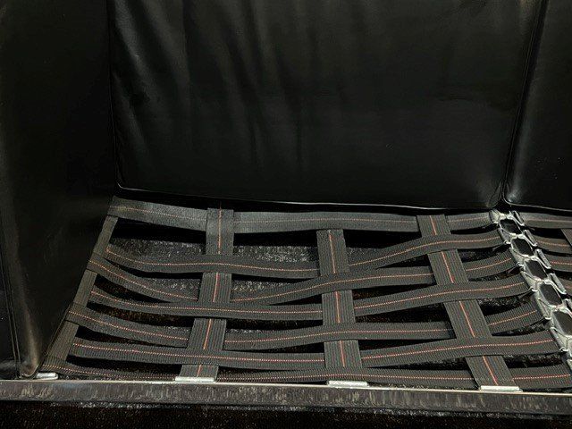 Sofas: Replika Cassina LC2 2-Sitzer Sofa von Le Corbusier – D'occasion à Zürich par susanna09 2