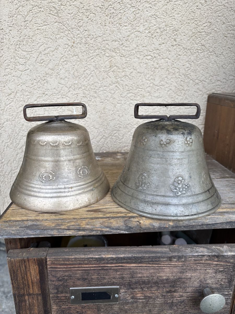 Campanacci mucche: 2 Weideglöggli – Usato da Schangnau venduto da Roseggli82 3