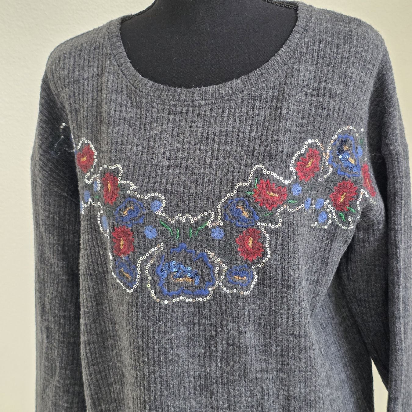 Zara Maglioni & Felpe: Strickpullover Zara Gr. M Blumen Stickerei  – Usato da Rheinsulz venduto da Gilea 1