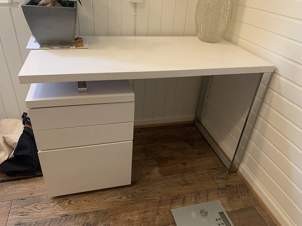 Bureaux: Schreibtisch – D'occasion à Derendingen par alisha09 1