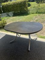 Gartentisch oval klappbar Metallgestell guter Zustand