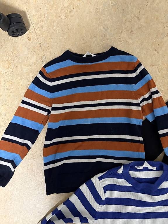 Pullover & Sweatshirts: Pullover Set 122/128 – Gebraucht aus Pfungen von I18-E24 1