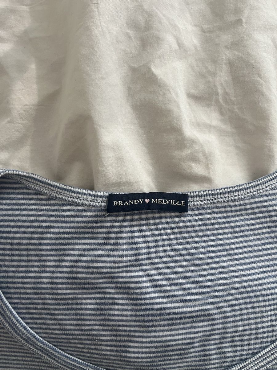 Brandy Melville T-shirt: Haut Brandy Melville à Rayures  – Usato da Biel/Bienne venduto da Car_Schuss 2