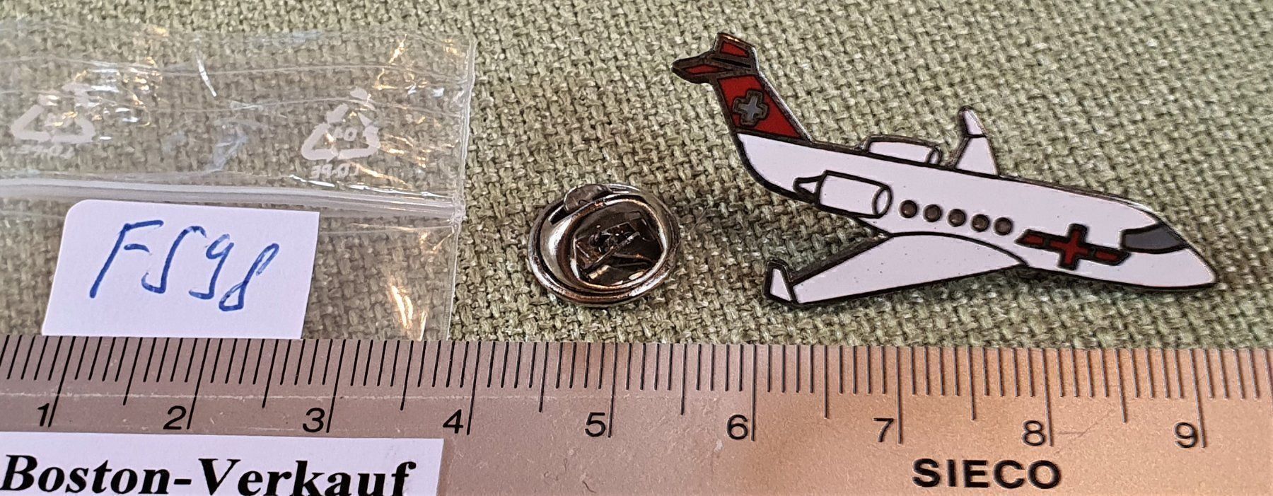 Rega Placchette & Badge: F598 - Pin Rega Schweiz Rettungsflugzeug – Usato da Reinach BL venduto da Boston-Verkauf 2