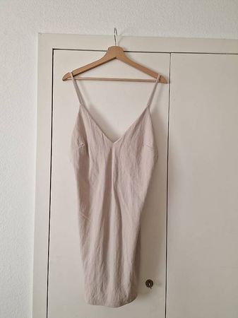 Beiges kurzes Spaghettiträgerkleid - Grösse M