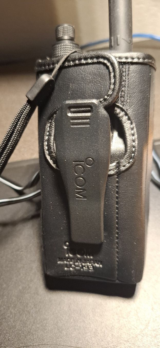 Icom Technique de radiocom: Icom-ID52 E Plus Versand+Verpackung – D'occasion à Chur par Giffa-04-06 2