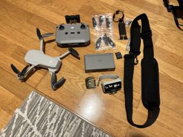 DJI Mini 2 Fly More Combo + Neue 128GB SanDisk MicroSD