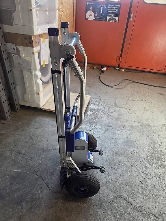 Tous les outils: Elektrischer Treppensteiger  – D'occasion à Jonschwil par stephan.bischof 3
