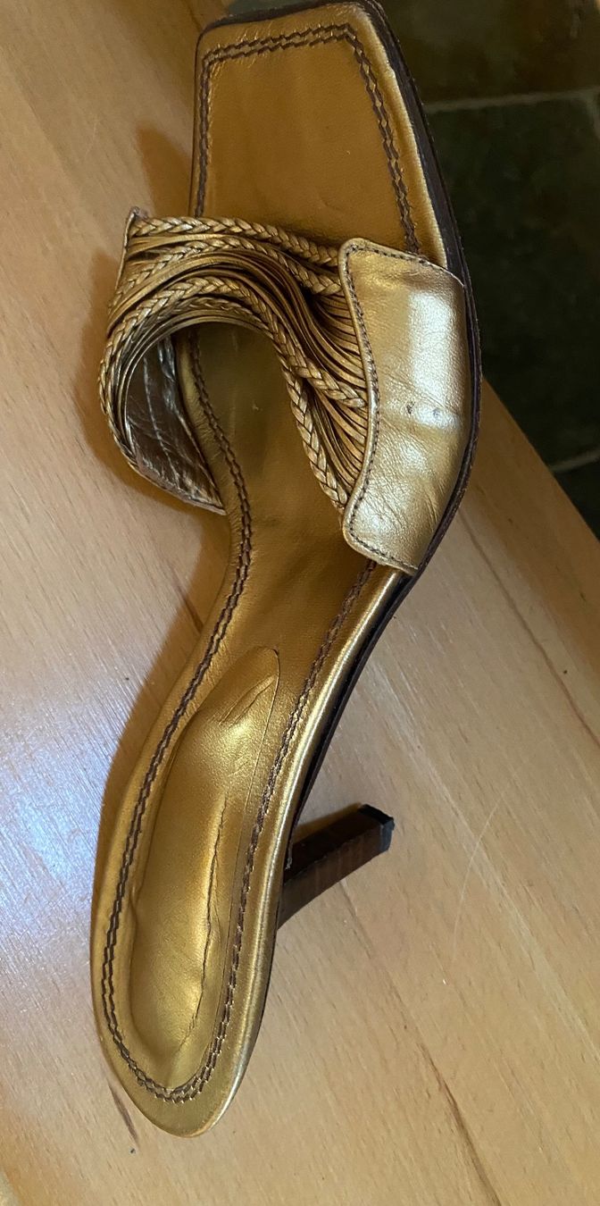 Damenschuhe: Damen Sandale Leder Goldfarbig 39 – Gebraucht aus Russikon von Honolulu-2019 3