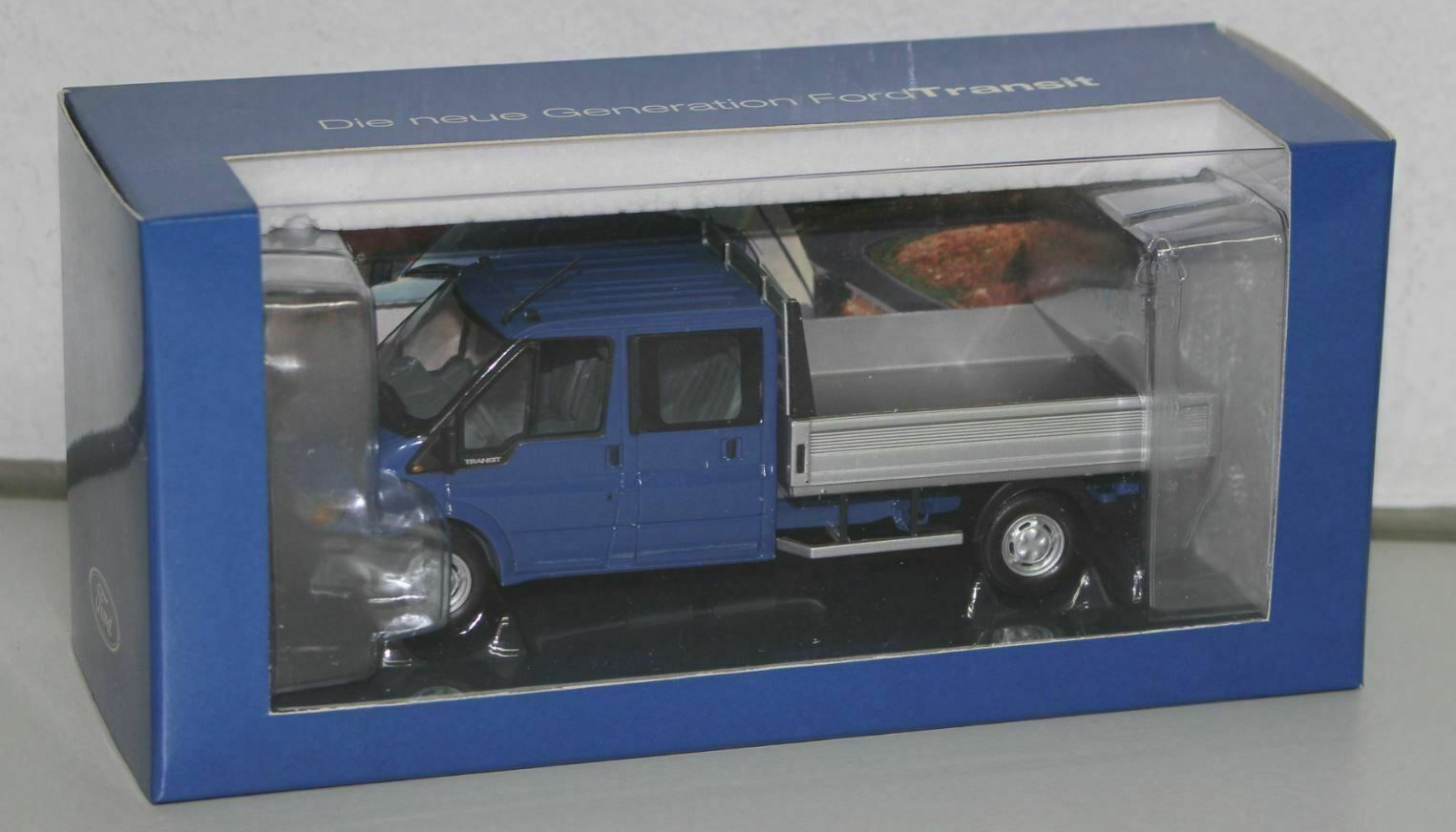 Ford Modellini d'auto: Ford Transit MK V Doppelkabine Pritsche 2000-2005 blau / – Nuovo e nell'imballaggio originale da Gerlafingen venduto da espero88 9