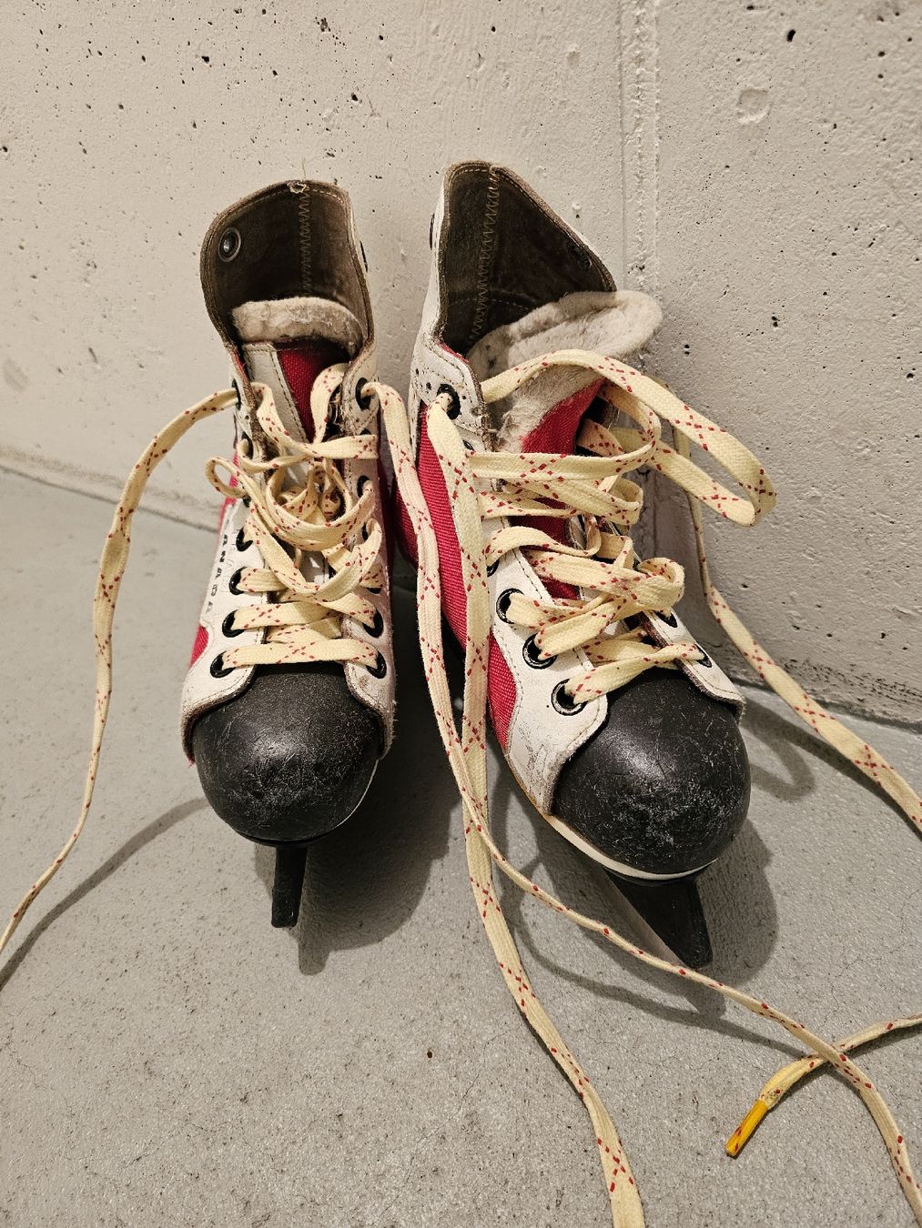 Schlittschuhe: Schlittschuhe Vintage - Kinder – Gebraucht aus Uetendorf von ste_g8wp