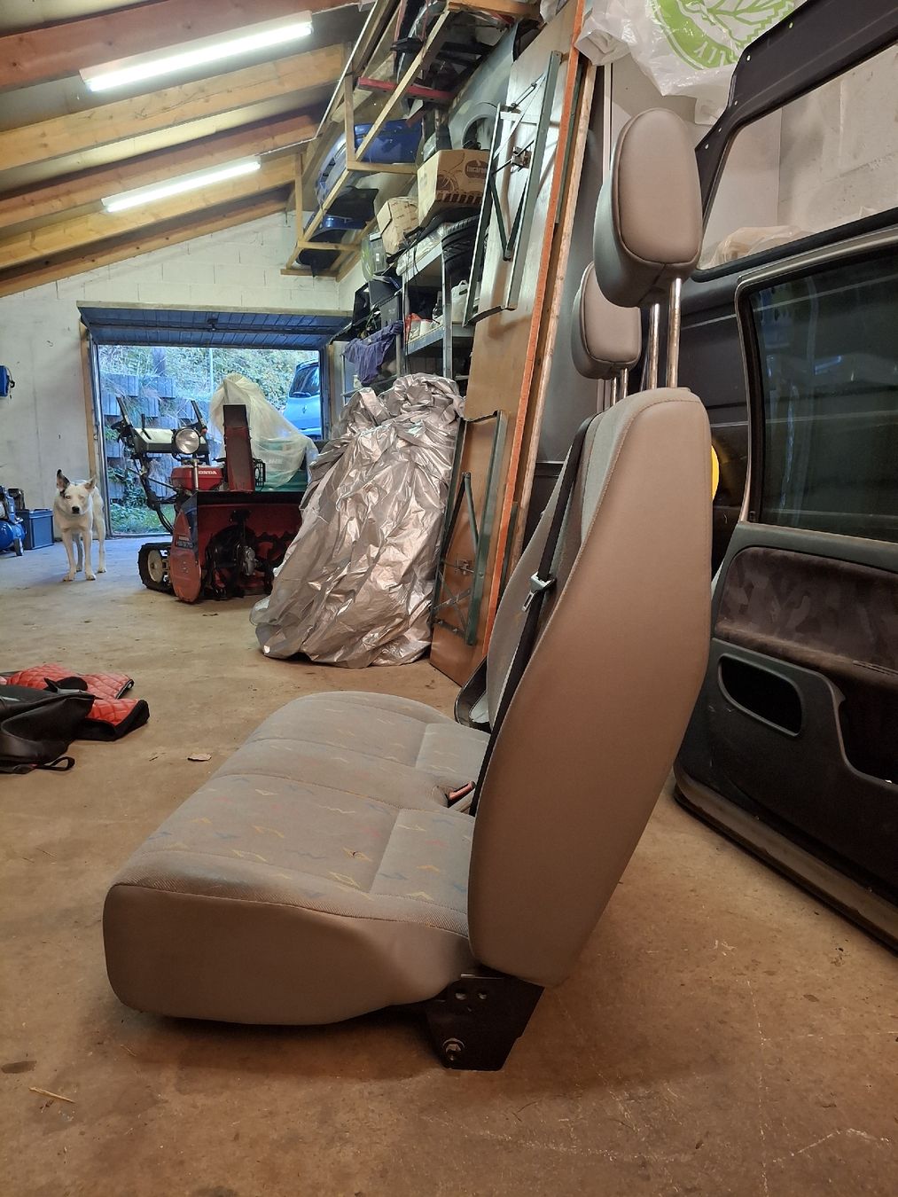 VW Toutes les pièces détachées: banquette vw crafter – D'occasion à Prêles par 309_16V 1