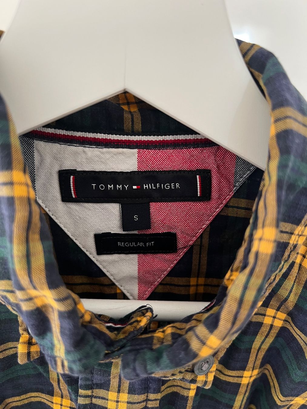 Tommy Hilfiger Hemden: Tommy Hilfiger Hemd kariert – Gebraucht aus Oberwil-Lieli von Jo-Ke 1