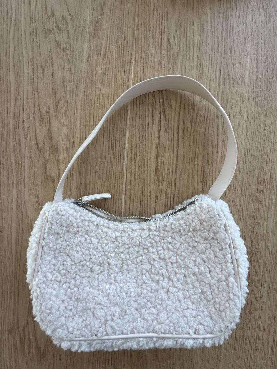 H&M Sacs femmes: Tasche Teddy Kunstfell cream Damen – D'occasion à Winterthur par LarissaChiara27 1