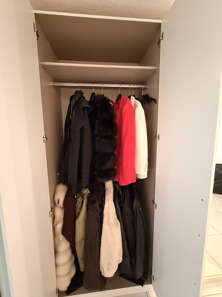 Armadi: Moderner Kleiderschrank in Weiss Hochglanz – Usato da Aarburg venduto da Ilma123. 1
