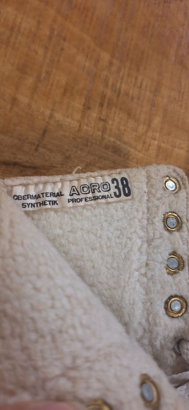 Pattini da ghiaccio: Eislaufschuhe Acro Professional weiss Grösse 38 – Usato da Gretzenbach venduto da Chillkrot 2