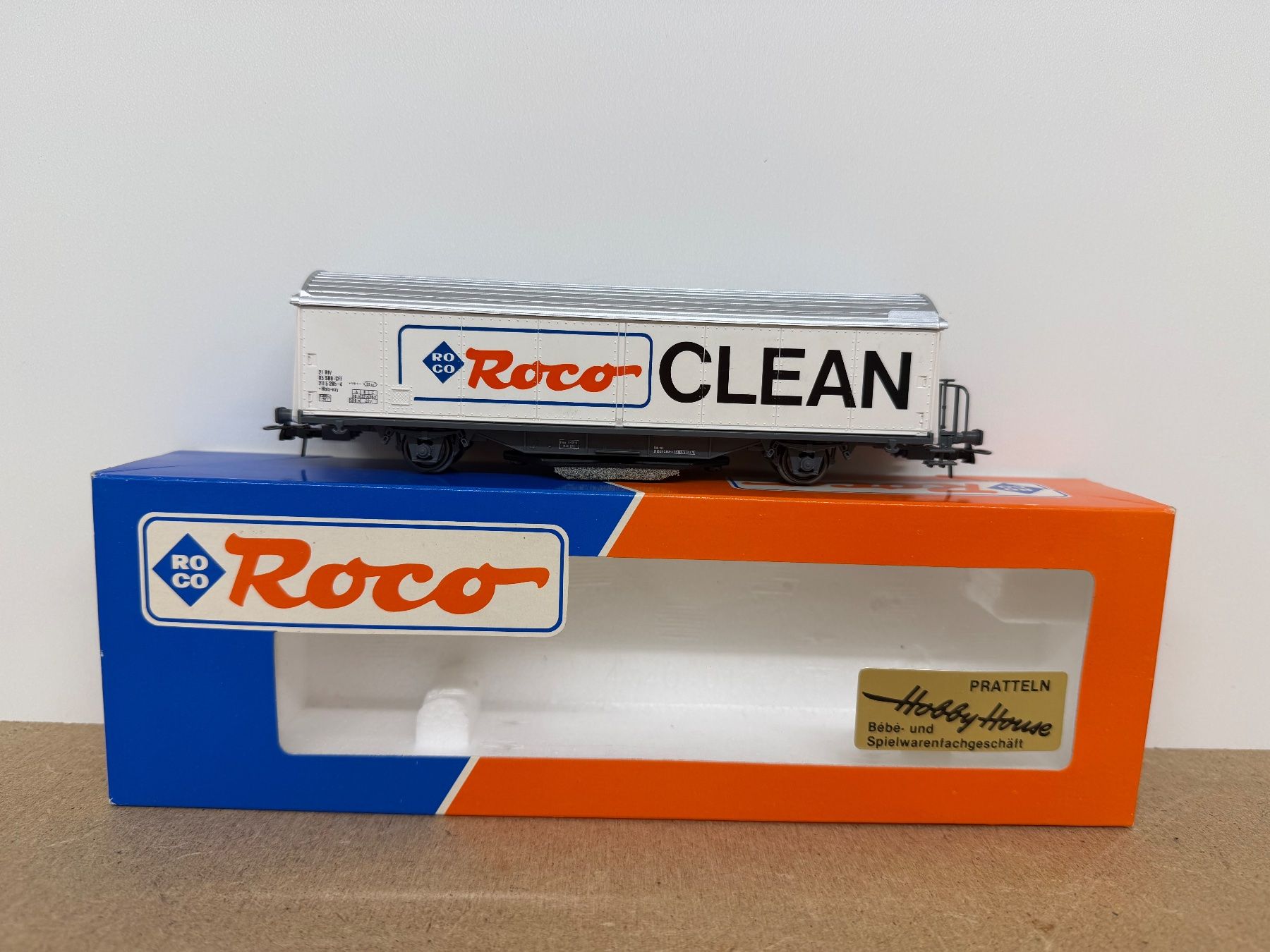 Roco Modelleisenbahnen: Spur H0 Roco 46400 Roco CLEAN DC – Gebraucht aus Büsserach von ModellbahnDepot