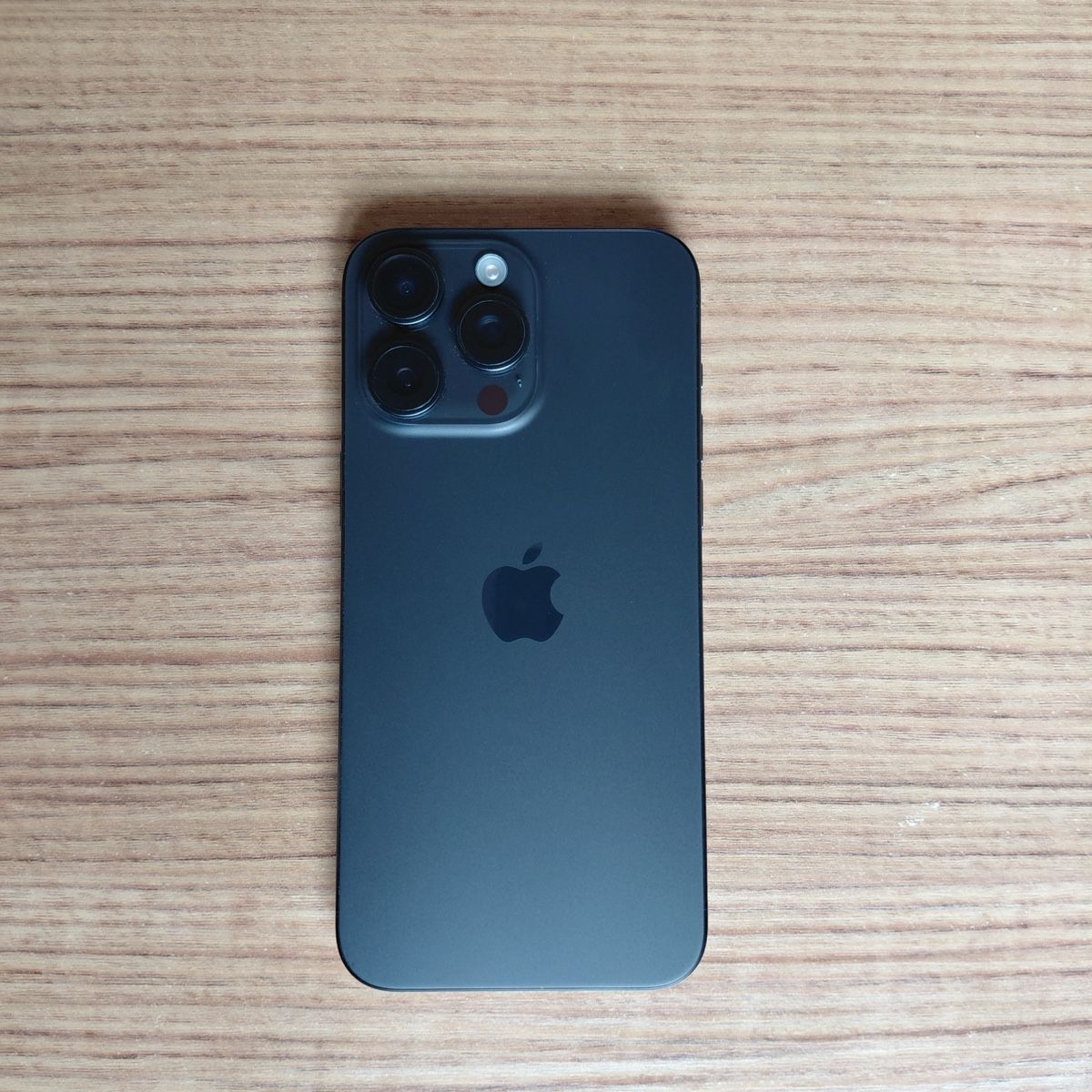 Apple Telefoni cellulari / Smartphones: IPhone 15 pro Max ( 256 gb 88%) – Nuovo (secondo la descrizione) da Boudry venduto da den_px6x 2