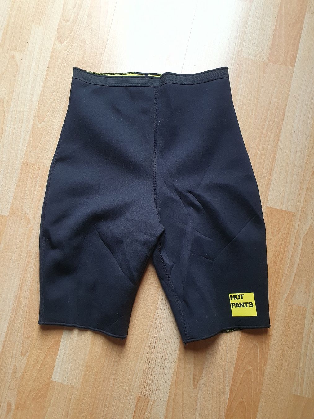 Mute per immersioni: HOT PANTS Neopren  Shorts CELU-LITE Tech, Gr. L – Usato da Umiken venduto da Mr0o0ME