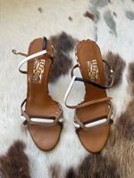 Salvatore Ferragamo Sandalen Leder braun weiss Grösse 37