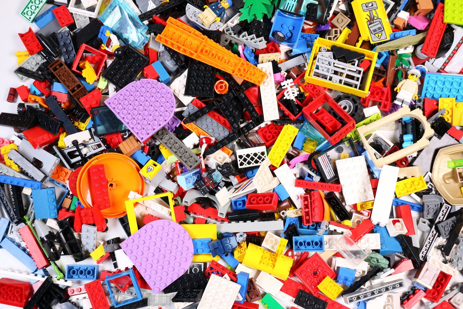 Lego Baukästen: 1.5 kg. Legoteile mit Minifiguren – Gebraucht aus Hettlingen von Scholi99 1