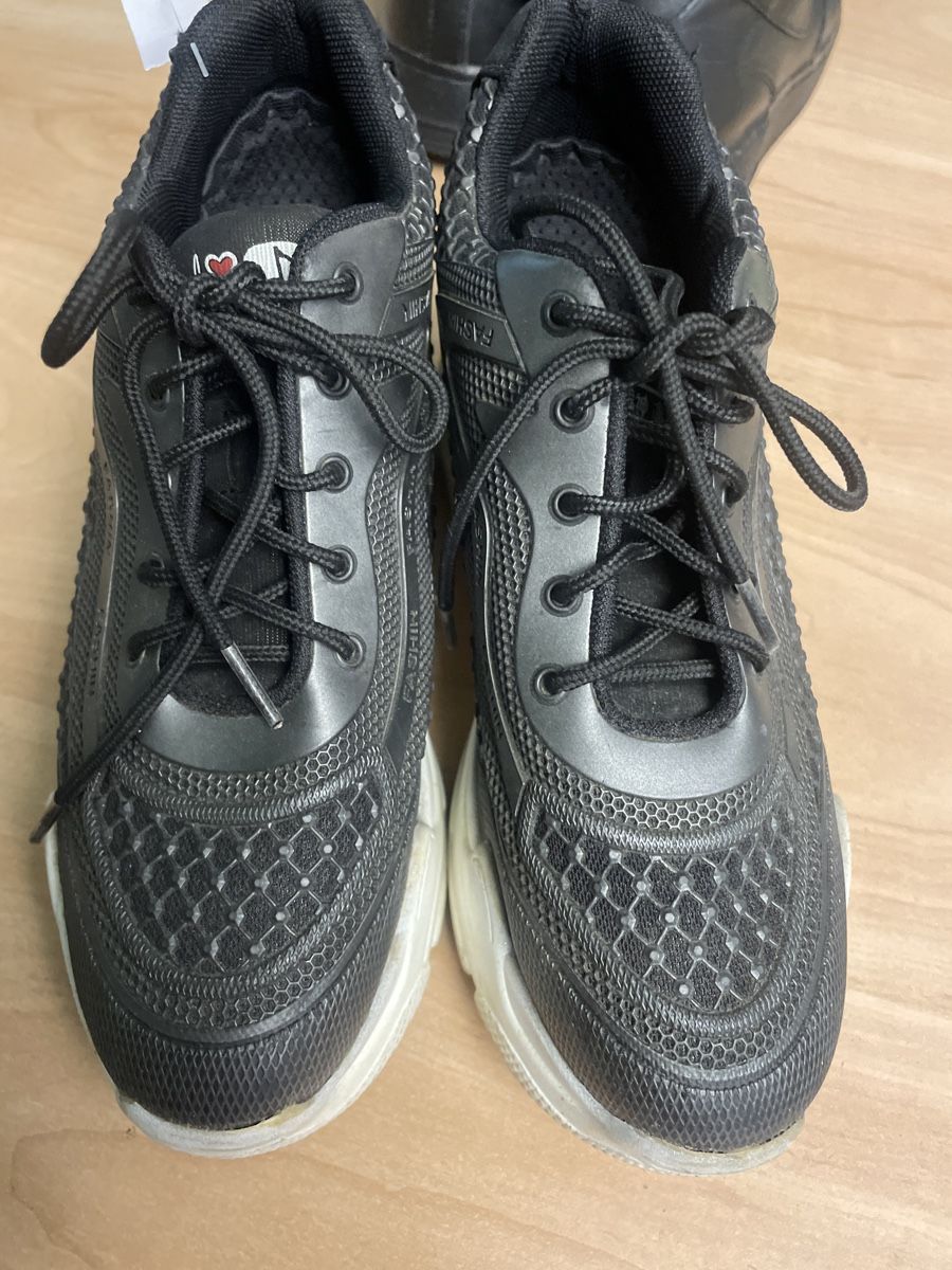 Scarpe da donna: Schwarze Sneaker mit Absatz Gr. 36 – Usato da Obergerlafingen venduto da cabo4 1