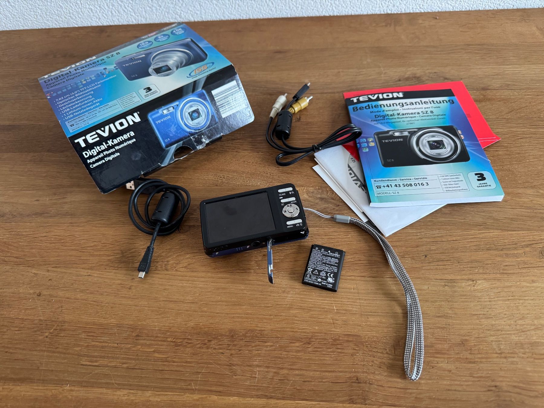 Fotocamera: Tevion sz 8 Digitalkamera – Nuovo (secondo la descrizione) da Frauenfeld venduto da difi67 6