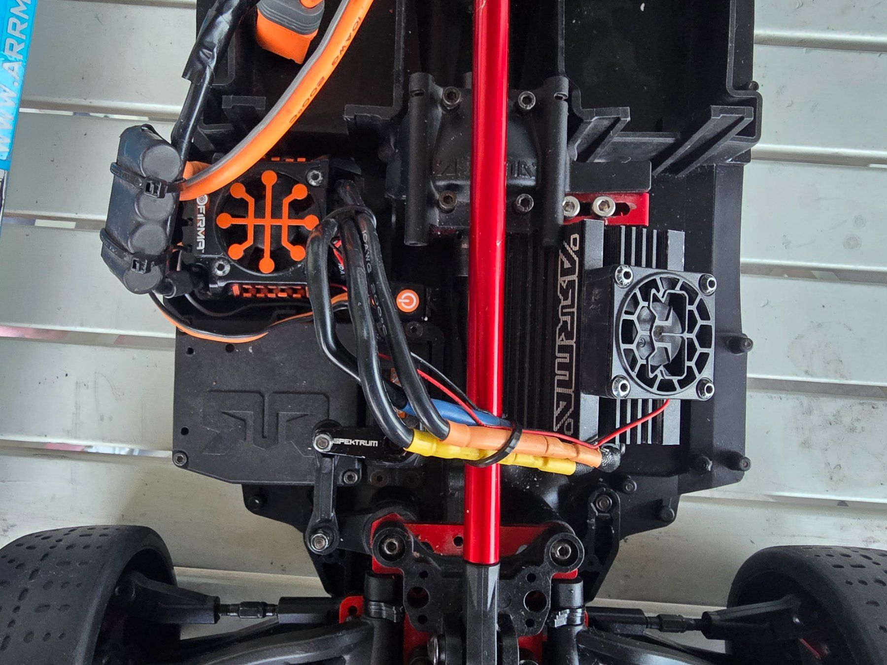 Arrma Modellismo RC: ARRMA LIMITLESS BATTERIE Ladegerät Speedrun – Usato da Lenzburg venduto da ziomtk 5