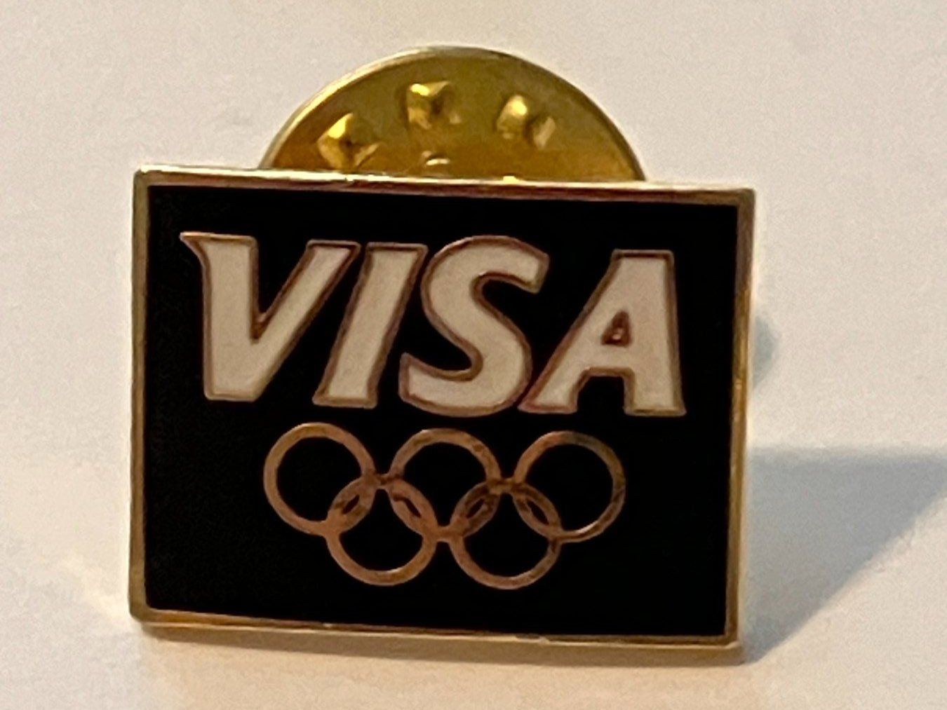 Placchette & Badge: 1 Pin Visa Olympia – Usato da Basel venduto da djwwpp