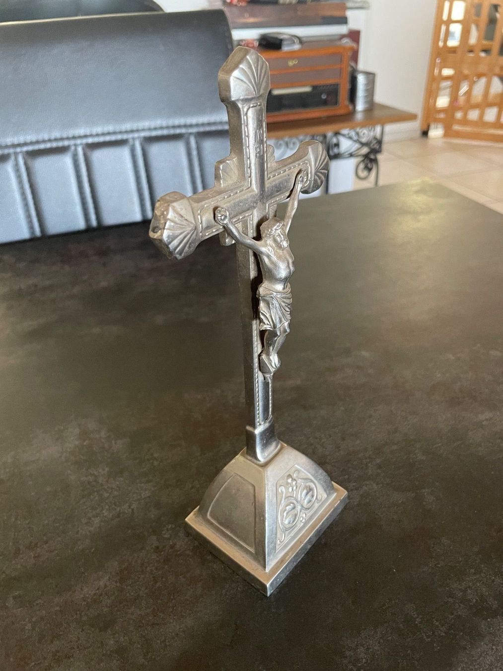 Figuren: Ancien Crucifix en Métal – Gebraucht aus Vallamand von Bricbracbroc82 2