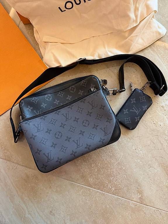 Sacs: Louis Vuitton Trio Messenger Monogram Eclipse - Full Set  – D'occasion à Diessenhofen par deu_5fnl 1