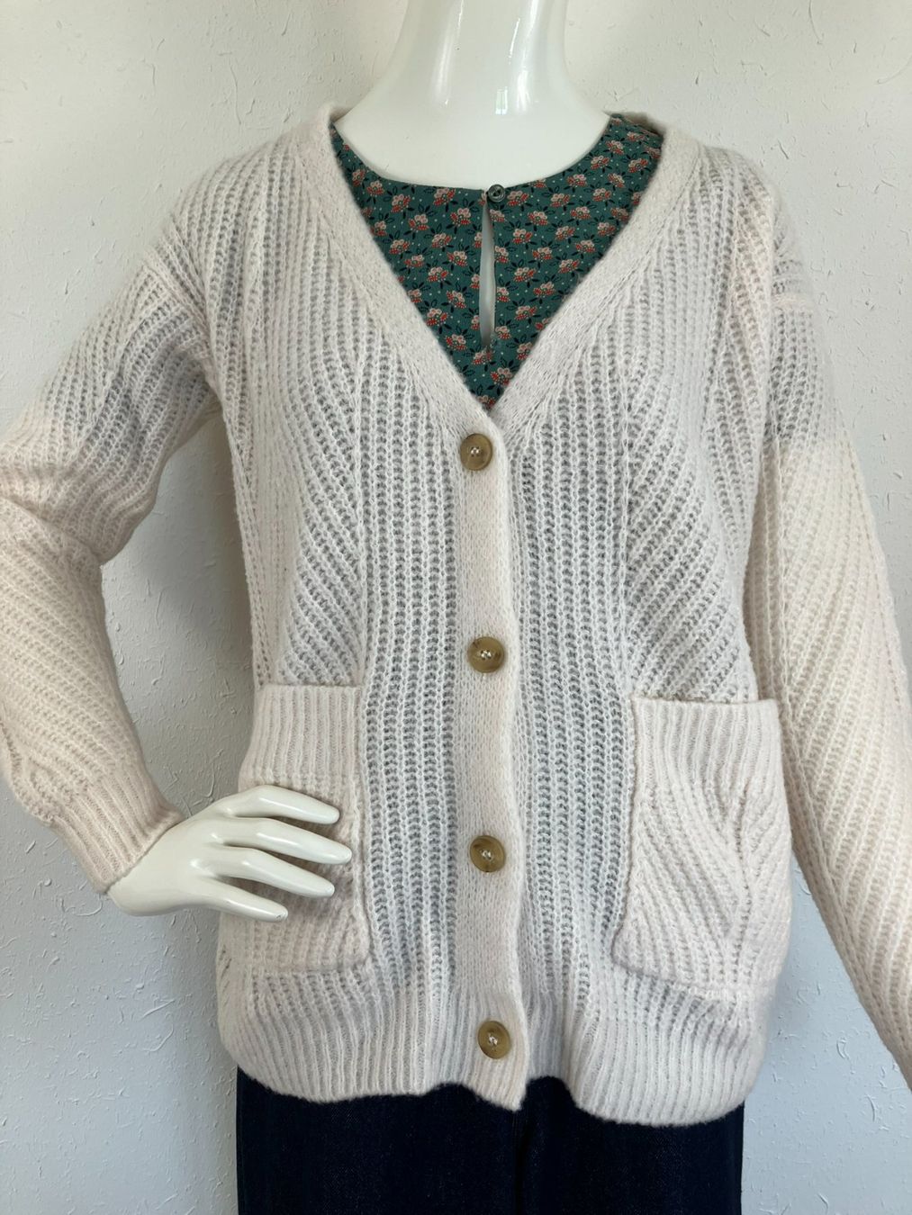 Hanro Jacken: HANRO Strickjacke Gr.S – Gebraucht aus Laupen ZH von kar_lfz6 2
