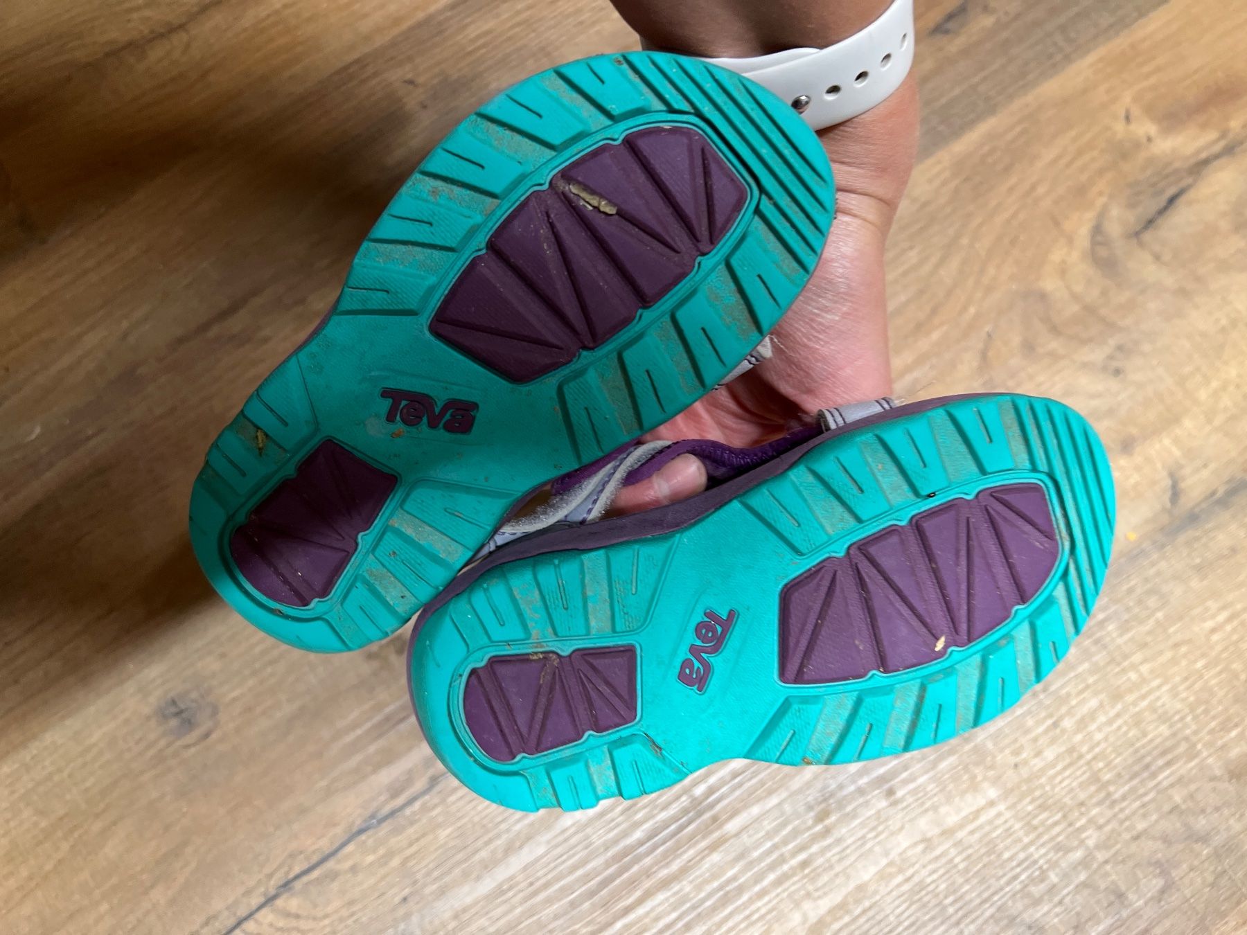 Teva Scarpe per ragazzi: Teva Sandalen Kinder Grösse 24/25 Lila – Usato da Häusernmoos venduto da RanaNo 1