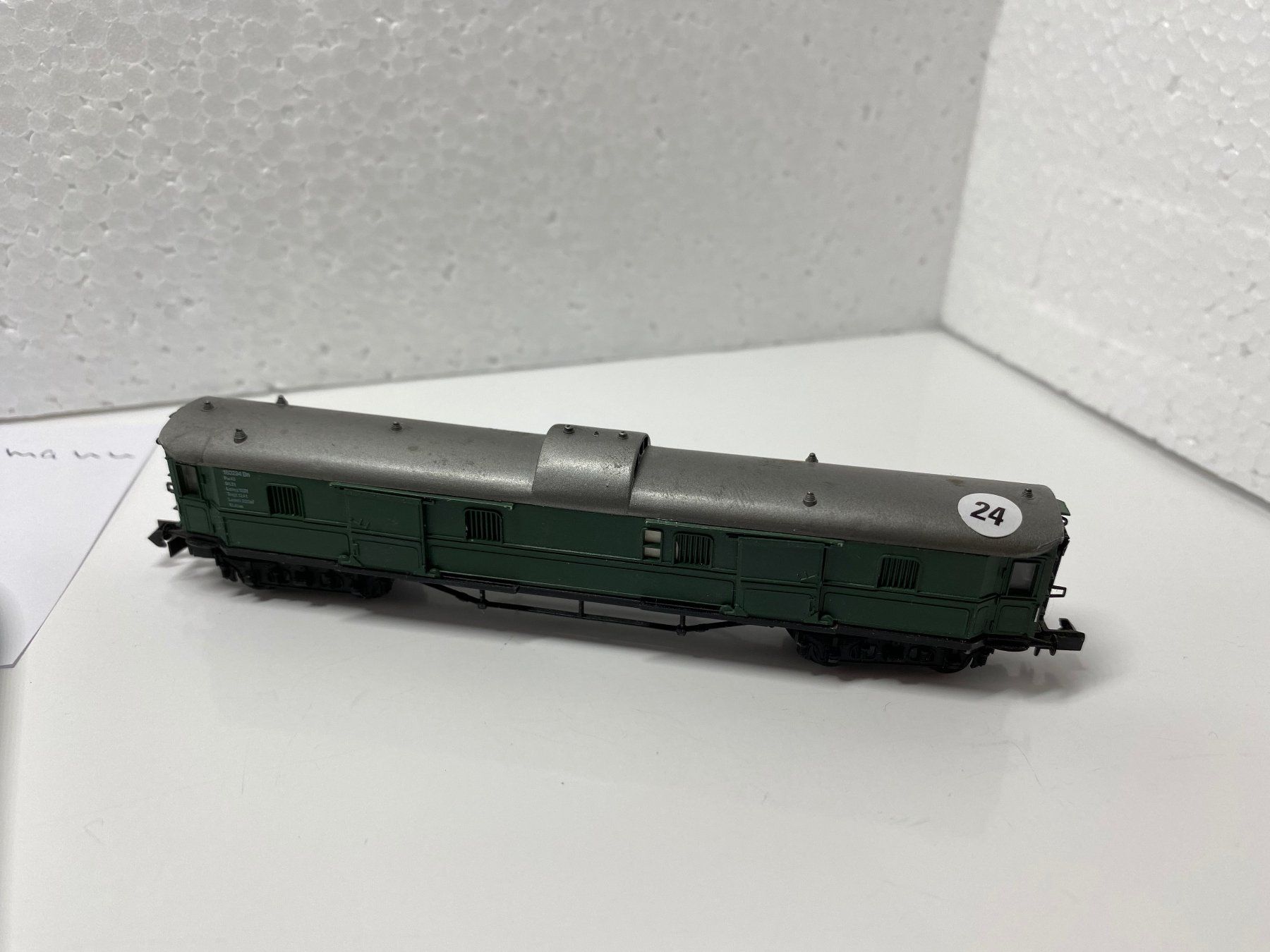 Arnold Modellini di ferrovie: SBB Waggon Spur N Arnold Kratzer Dach 24 – Difettoso da Kerzers venduto da tisyayasuBE 5