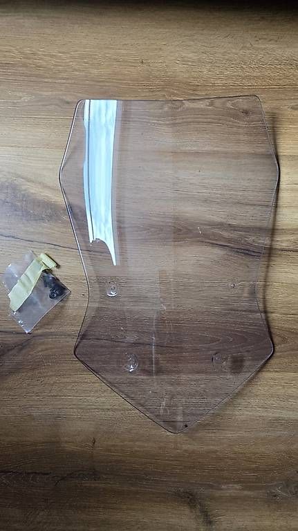 Yamaha Alle Motorradersatzteile: Original Yamaha Tracer 9 GT Windschild – Gebraucht aus Greppen von justian